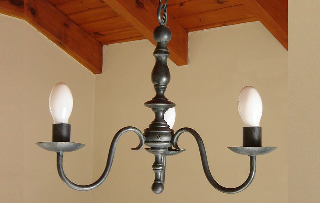 Araña de madera de 3 luces Art. 57/1 | Hierro Forjado en Salta