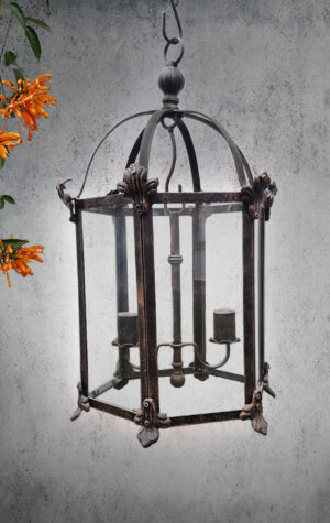 Farol de hierro forjado. Iluminación para interiores. Faroles colgantes. Lámparas de hierro en Argentina.